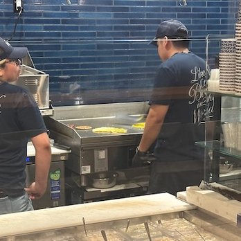 H&H Bagels - Cooking my breakfast to order! - Bagels Near Me - New York, New York H&H Bagels - Cooking my breakfast to order! - Bagels Near Me - New York, New York