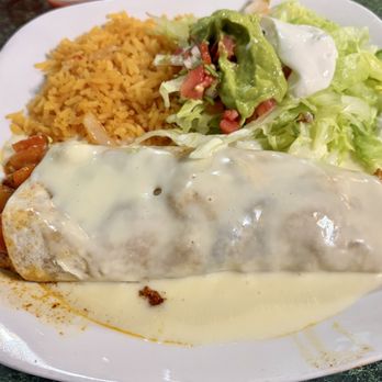 El Lago - Chicken fajita burrito - Mexican Near Me - Lake Lure, North Carolina El Lago - Chicken fajita burrito - Mexican Near Me - Lake Lure, North Carolina