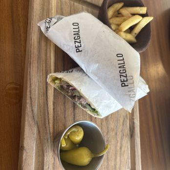 Pezgallo - Short rib gyro with French fries - Coffee & Tea Near Me - San Jose del Cabo, BCS Pezgallo - Short rib gyro with French fries - Coffee & Tea Near Me - San Jose del Cabo, BCS