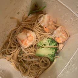 1009. Singapore Rice Noodles with shrimp and broccoli 1009. Singapore Rice Noodles with shrimp and broccoli