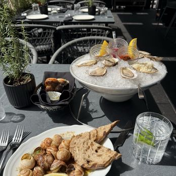 Moishes - Steakhouses Near Me - Montreal, Quebec Moishes - Steakhouses Near Me - Montreal, Quebec