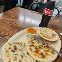 Super Pollo Restaurant - Pupusas