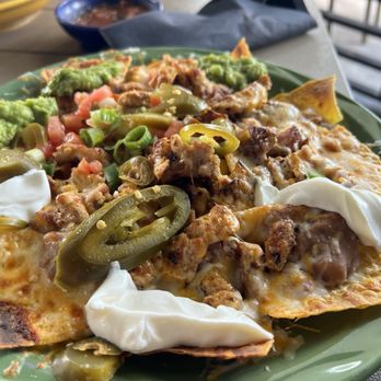El Mariachi - El mariachi nachos with chicken - Cuban Near Me - Coral Springs, Florida