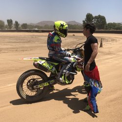 Live 100 Moto