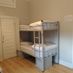 Gardiner House Hostel - Dorm room