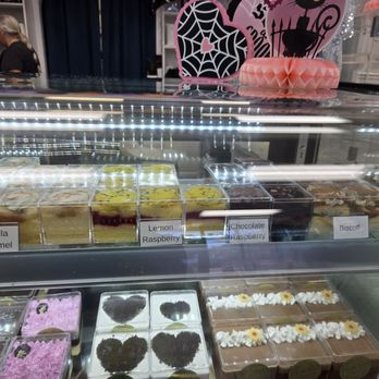Breakable Hearts - Bakeries Near Me - Yulee, Florida