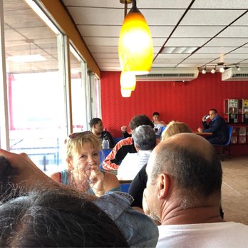 Tavo's Pizza - Tables - Pizza Near Me - Utuado, Puerto Rico