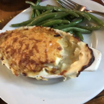 MacLaomainn's Scottish Pub - Fish pie was so delicious! Awesome cheesy crust over mashed potatoes, amazing interior. - Pubs Near Me - Chester, Vermont