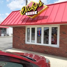 Dicky's Dogs
