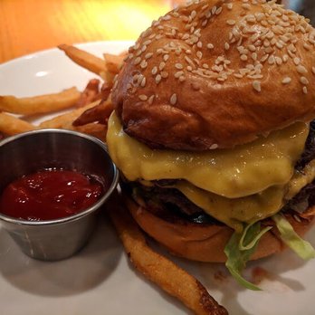 Ariete - Signature Chur Burger - New American Near Me - Miami, Florida