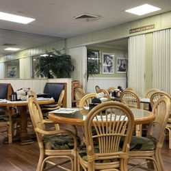 Hilary's Restaurant & Royal Deli