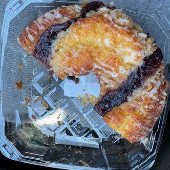 Sandwich House - Complementary berry cake - Sandwiches Near Me - Cypress, California Sandwich House - Complementary berry cake - Sandwiches Near Me - Cypress, California