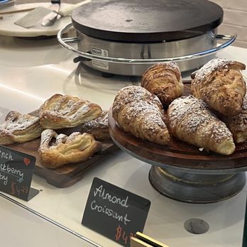 Mari Pari - Soft and authentic - Sandwiches Near Me - Chicago, Illinois