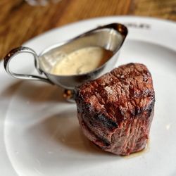 Bull & Castle - 8 oz Filet