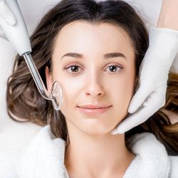 Hanna Wellness Studio - Ultrasonic cleaning Scrubber + High Frequency (Face Treatment) approved topical treatment for moderate to severe acne .