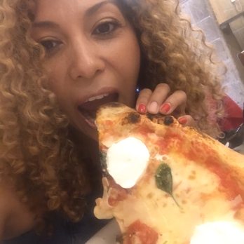 Donna Sofia ai Tribunali - Pizza was yummy!! - Pizza Near Me - Naples, NA