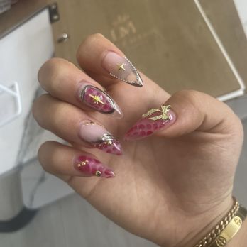 Douce Mains Nails Lounge - Nail Salons Near Me - Cypress, Texas Douce Mains Nails Lounge - Nail Salons Near Me - Cypress, Texas