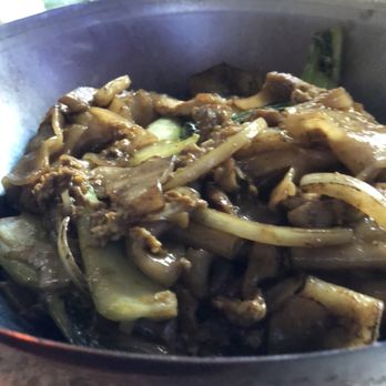 Laut - Pad See Ew - Thai Near Me - New York, New York Laut - Pad See Ew - Thai Near Me - New York, New York