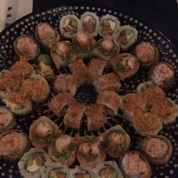 Dashi - Rolls (8 unidades de cada uno): philadelphia, shogun, tsunami, hot surimi - Pan Asian Near Me - Buenos Aires, C