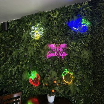 Juice Factory - Inside decoration - Juice Bars & Smoothies Near Me - Orange, California