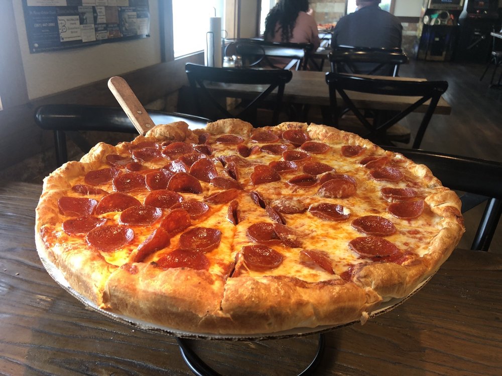 Georgio's Pizza & Subs Logo