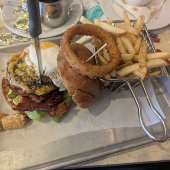 Lynbrook Eats - Brunch burger - Diners Near Me - Lynbrook, New York
