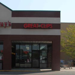 Great Clips - Conveniently located next to the Walmart Supercenter