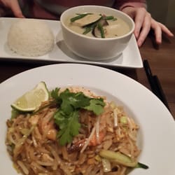 Bauhinia - Pad thai green thai curry both amazing !