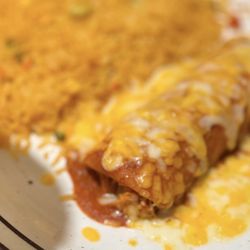 El Tapatio - Enchilada with rice