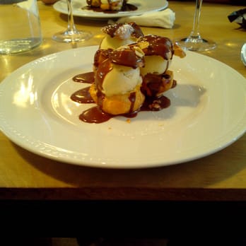 Le Comptoir de l'industrie - Profiteroles maison - French Near Me - Lyon, 69 Le Comptoir de l'industrie - Profiteroles maison - French Near Me - Lyon, 69