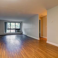 Rockingham Glen - Empty Living Room