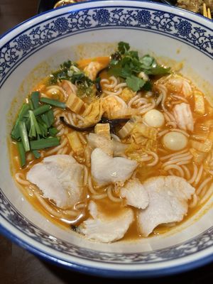 Sizzling House&Noodle by null