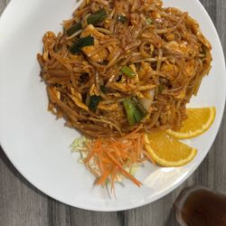 Thai Spice Kitchen - Chicken Pad Thai