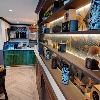 Caphe Den - Inside - Coffee & Tea Near Me - Flushing, New York