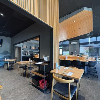 Hello Temaki - Inside - Sushi Bars Near Me - Elk Grove, California