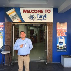 Tury’s Drugstore - Promoter David welcoming customers