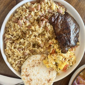 Casera Latin Kitchen and Bakery - Huevos Pericos con Carne Asada - Peruvian Near Me - Oceanside, California