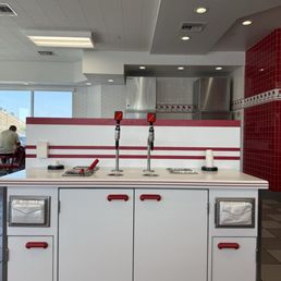 Condiments station