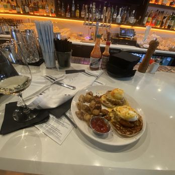 foothill - Crab Cake Benedict - New American Near Me - Pasadena, California