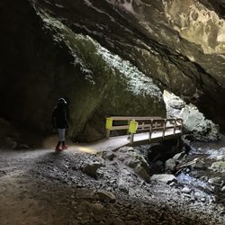 Boulder Cave - Boulder cave
