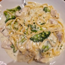 RedRossa Italian Grille - 06.03.23 Chicken Alfredo De Fettucine