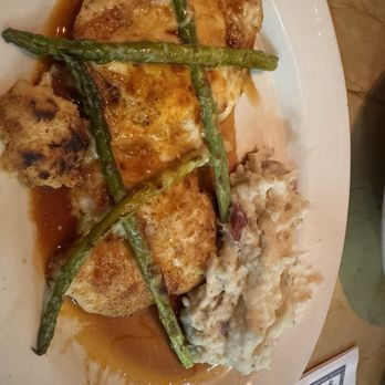 The Cheesecake Factory - Chicken Madeira - American Near Me - Willow Grove, Pennsylvania