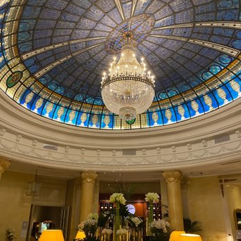 Gran Meliá Fénix - Seating in front of bar - Hotels Near Me - Madrid, M