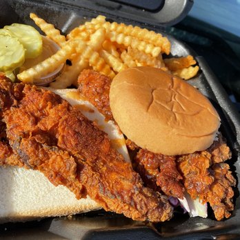 Dave's Hot Chicken - Chicken tenders combo - Chicken Shop Near Me - Toronto, Ontario