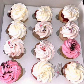 Gracene's Cupcake Boutique - Valentines Day Dozen! - Cupcakes Near Me - Black Diamond, Washington