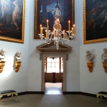 Chiswick House & Gardens - The central parlour on the upper floor. - Landmarks & Historical Buildings Near Me - London, XGL