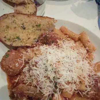 MA'S Italian Kitchen - Spaghetti w rigatoni noodles! - Italian Near Me - Burbank, California