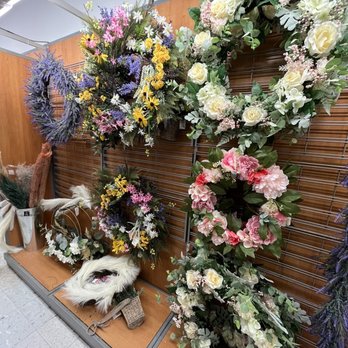 TJ Maxx - Spring reefs - Department Stores Near Me - Southington, Connecticut