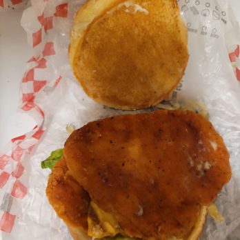Rally's - Double spice chicken where's my sauce - Fast Food Near Me - Long Beach, California