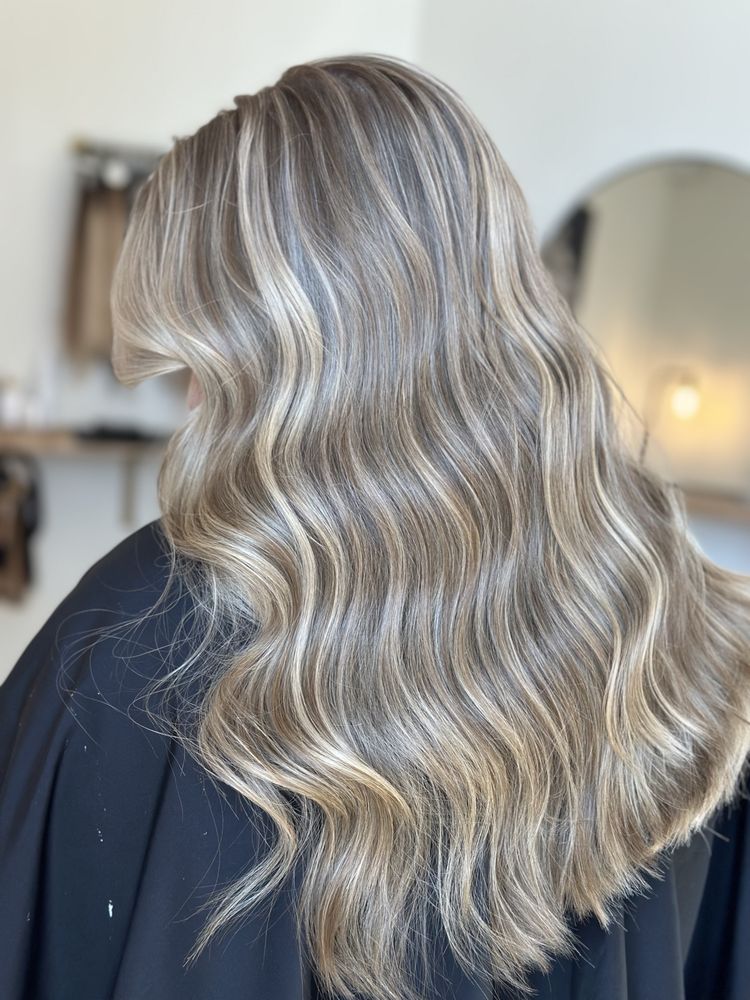 Salon Brielle Studio & Suites Logo